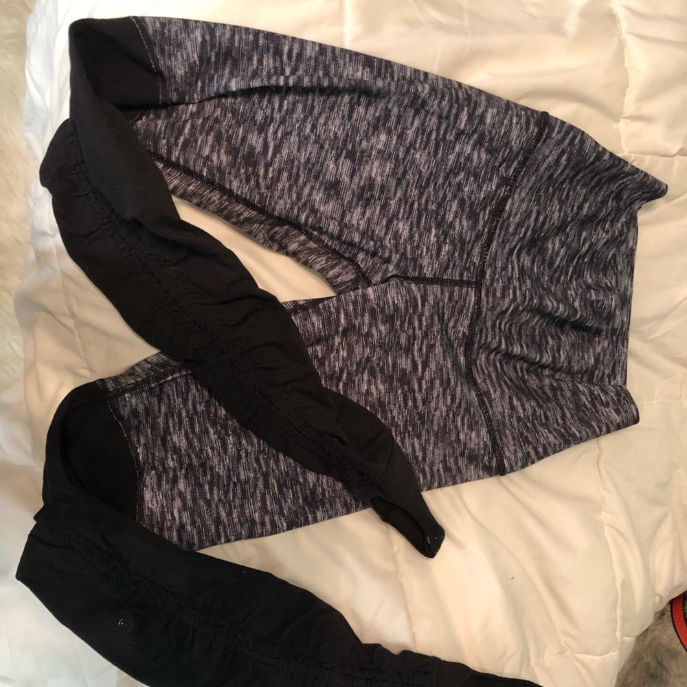 Black and grey lululemon leggings